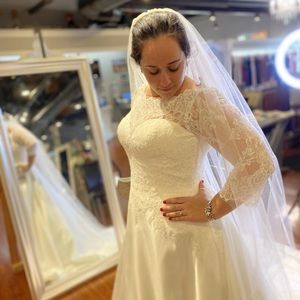 Pronovias Malibu ivory Wedding Gown